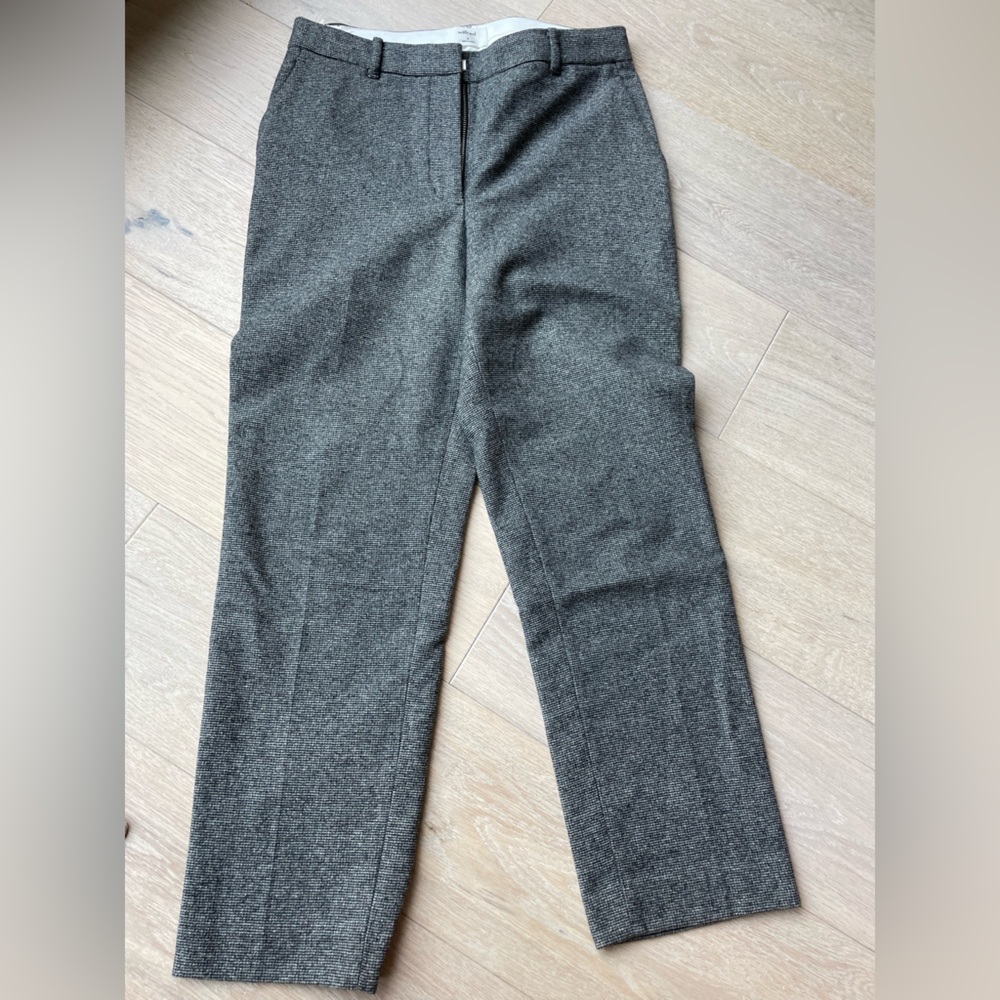 Aritzia Wilfred Wool Cropped Pants. Barely worn. Gray/Black. Size 4